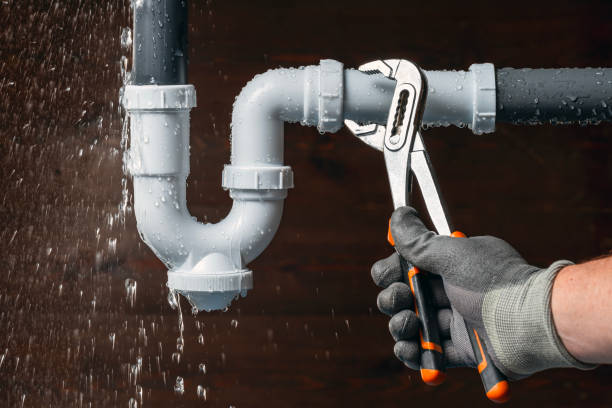 Professional Leak Detection technician working in Commercial Point, OH